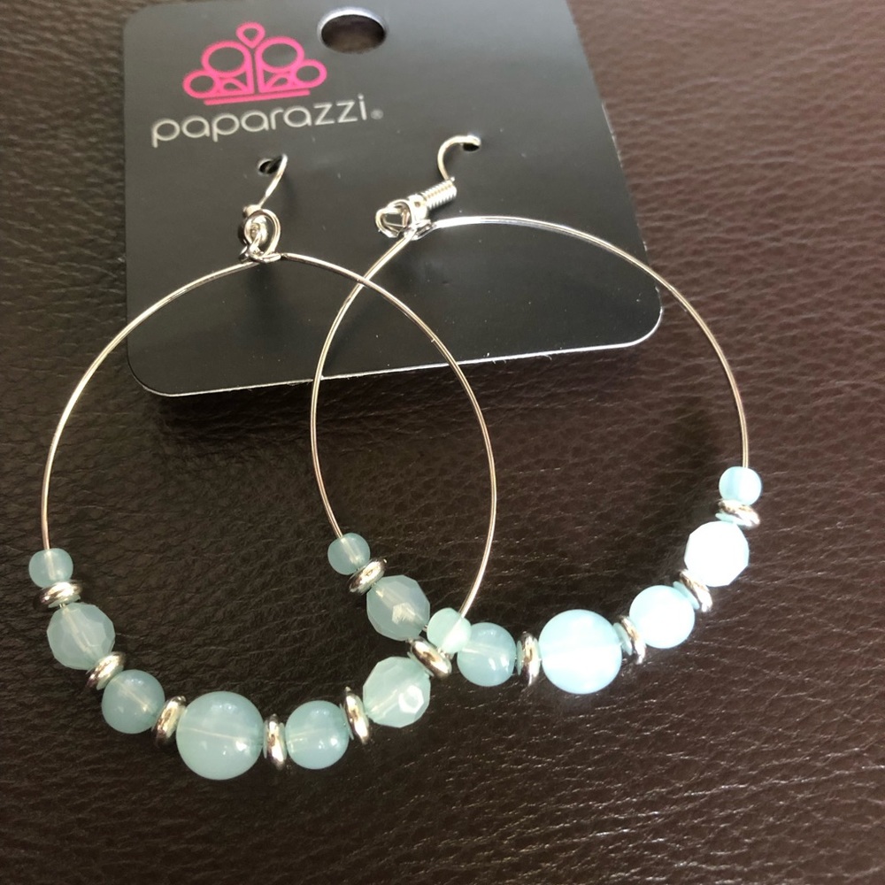 Paparazzi Going for GLOW Blue Earrings